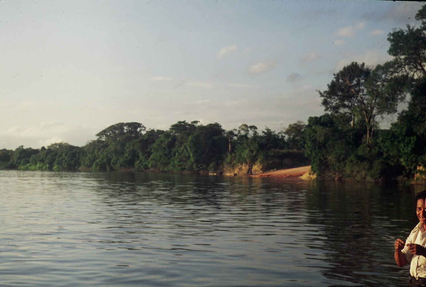 Aguas del Río Caura en la región de Bolívar